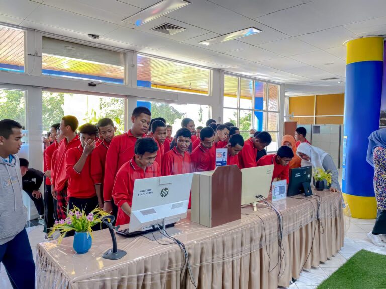 Outing Class Kunjungan SRMA 6 Bengkulu ke Perpustakaan : Upaya Meningkatkan Literasi dan Wawasan Akademik​